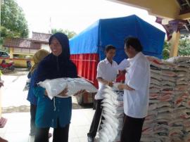 Penyaluran Raskin di Desa Bohol