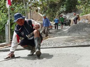 COR RABAT TERPELIHARANYA JALAN LINGKUNGAN NGASEM L