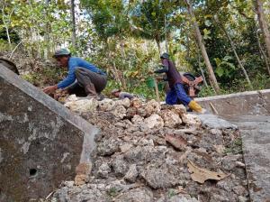 COR RABAT TERPELIHARANYA JALAN LINGKUNGAN NGASEM L